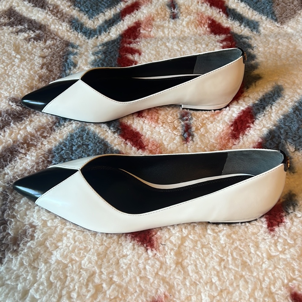 Tory Burch TRIANGLE POINTED FLAT size 8 NWT - Picture 5 of 8